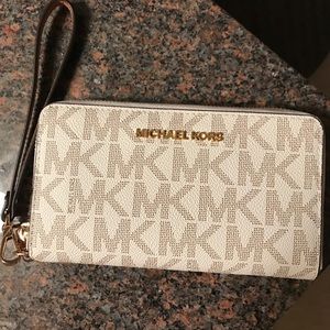 NWT Michael Kors Wallet